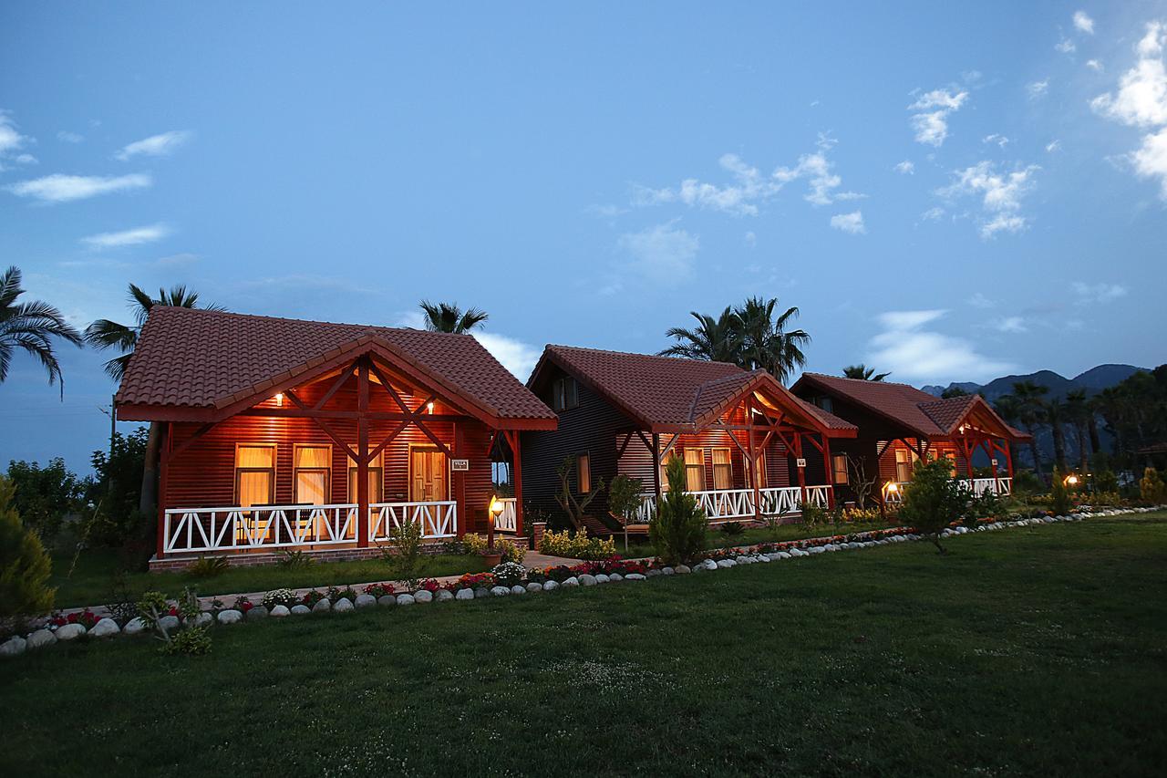 Nerissa Hotel Чирали Екстер'єр фото