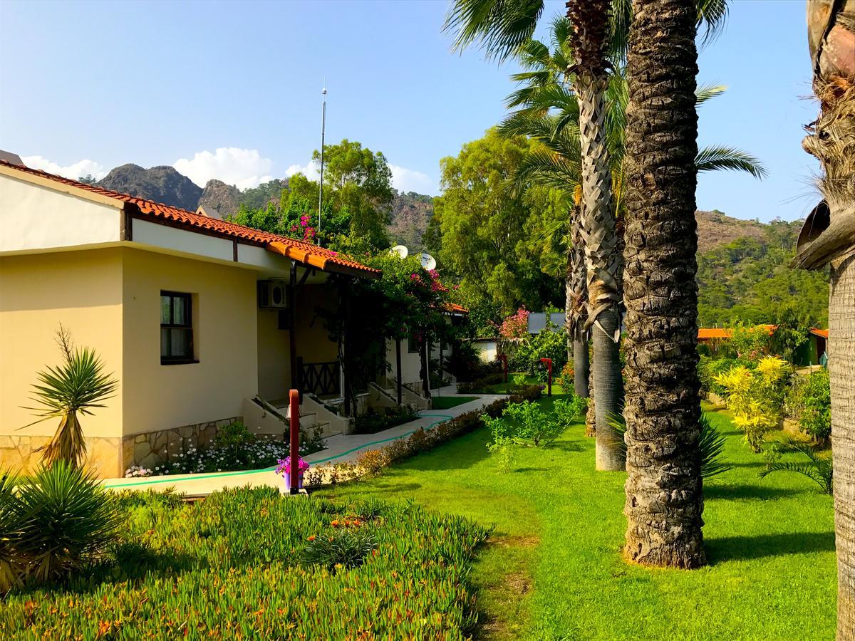 Nerissa Hotel Чирали Екстер'єр фото